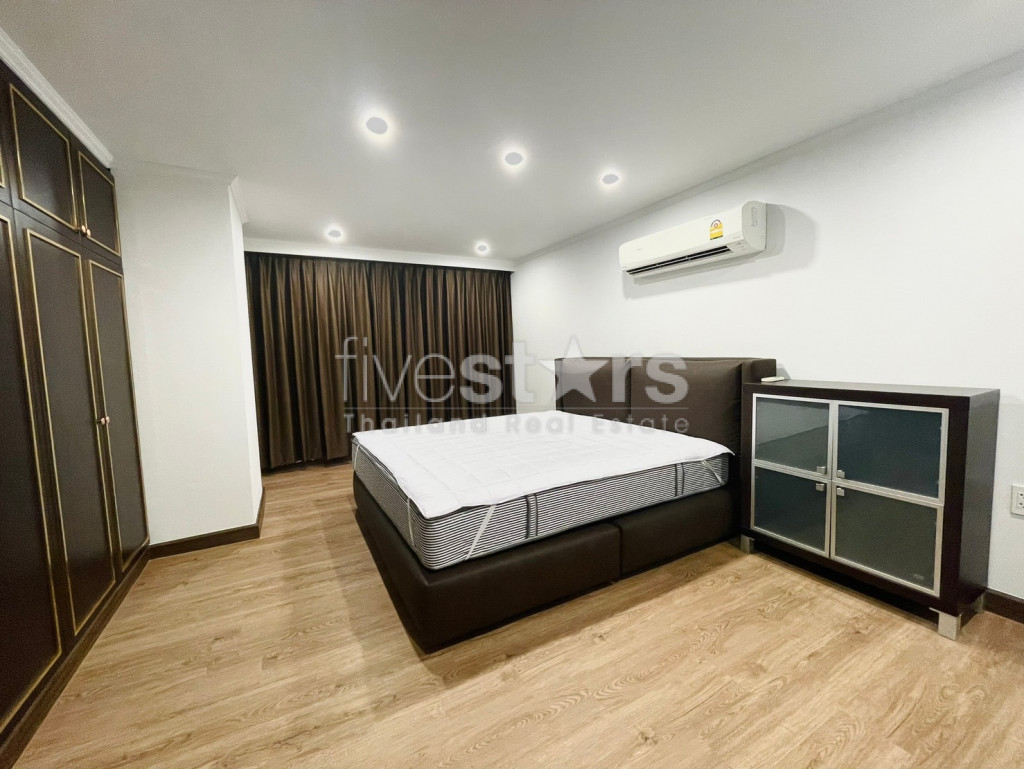 3-bedroom newly renovated condo for sale close to Phrom Phong BTS Station, photo 10