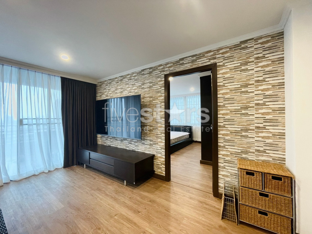 3-bedroom newly renovated condo for sale close to Phrom Phong BTS Station, photo 2