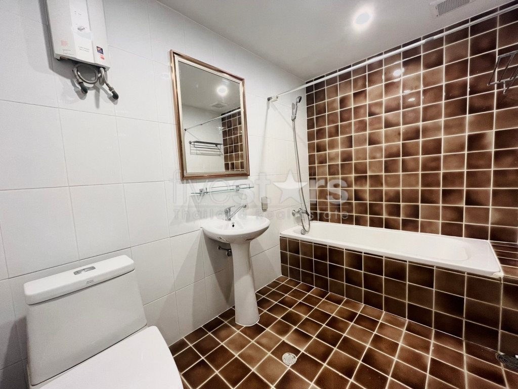 3-bedroom newly renovated condo for sale close to Phrom Phong BTS Station, photo 17