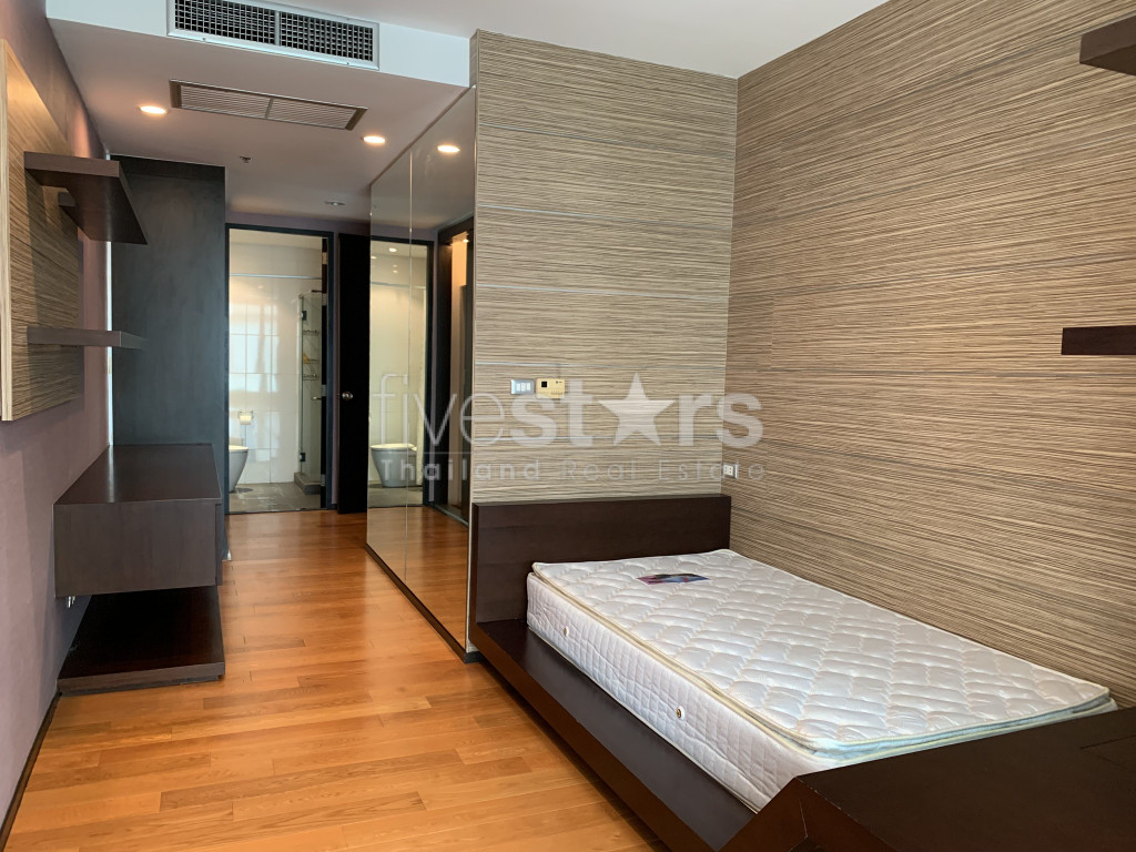 Un spacieux appartement de 2 chambres est disponible à la location à Thonglor., photo 6