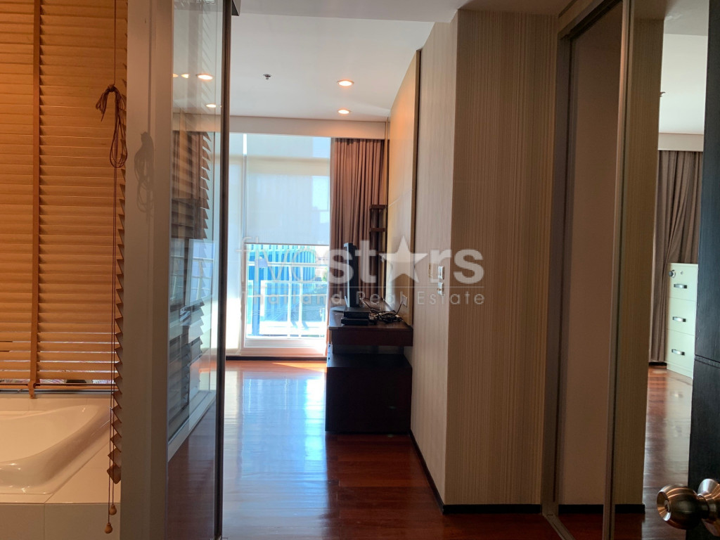 Un spacieux appartement de 2 chambres est disponible à la location à Thonglor., photo 8