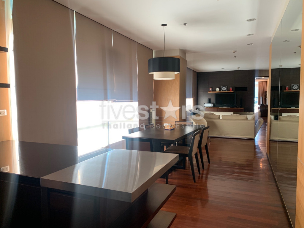 Un spacieux appartement de 2 chambres est disponible à la location à Thonglor., photo 7