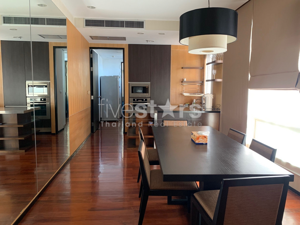 Un spacieux appartement de 2 chambres est disponible à la location à Thonglor., photo 4