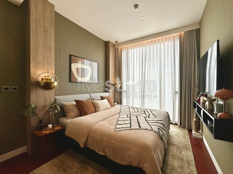 Un condominium contemporain de 2 chambres est disponible à la location à Thonglor., photo 3