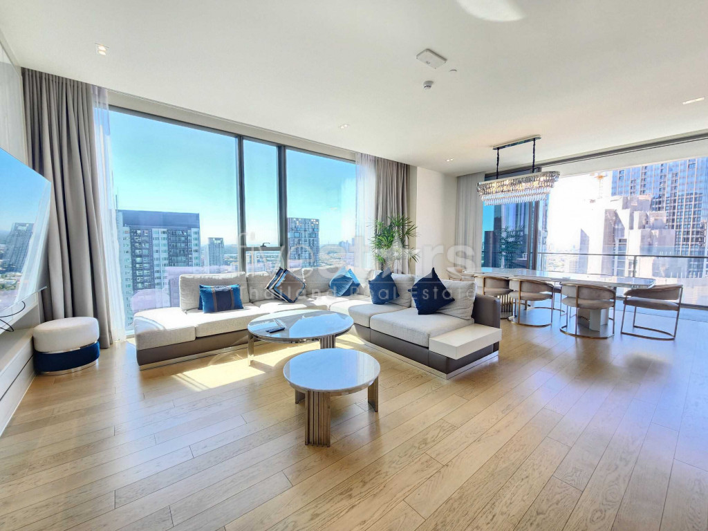 Condo de 3 chambres à louer près de la station BTS Thong Lo