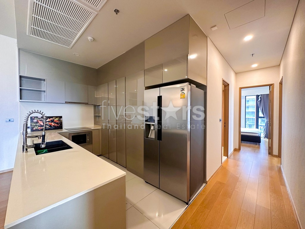 Appartement de standing de 2 chambres à vendre quartier Phromphong, photo 4