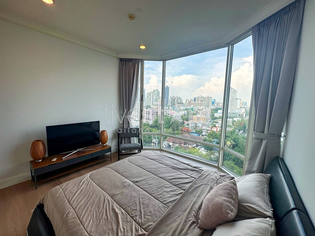 2-bedroom high-end condo for sale close to BTS Asoke, photo 12