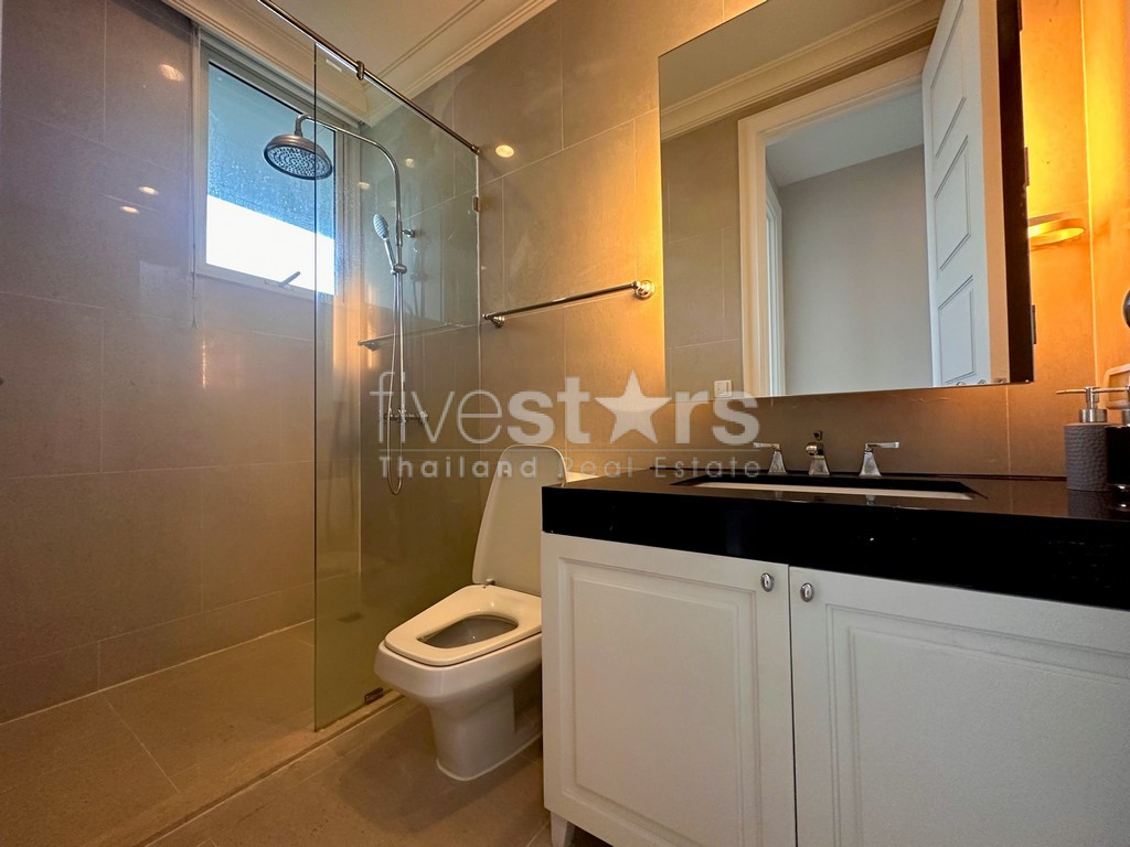 2-bedroom high-end condo for sale close to BTS Asoke, photo 16
