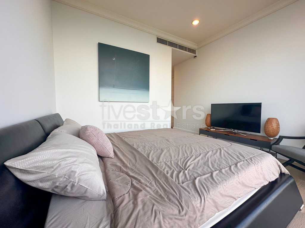 2-bedroom high-end condo for sale close to BTS Asoke, photo 13