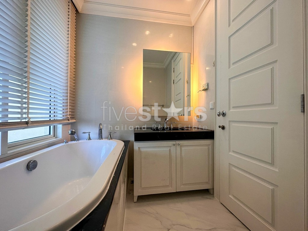 2-bedroom high-end condo for sale close to BTS Asoke, photo 15