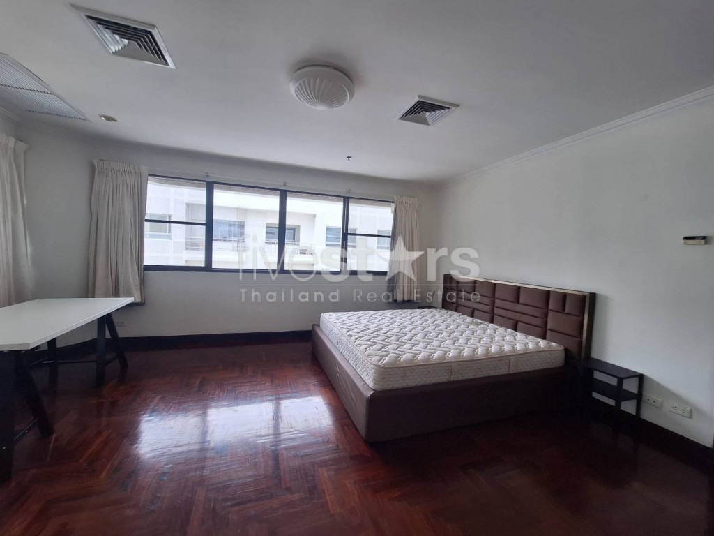 Condo de grande hauteur avec piscine privée de 3 chambres à louer à Phrom Phong, photo 11