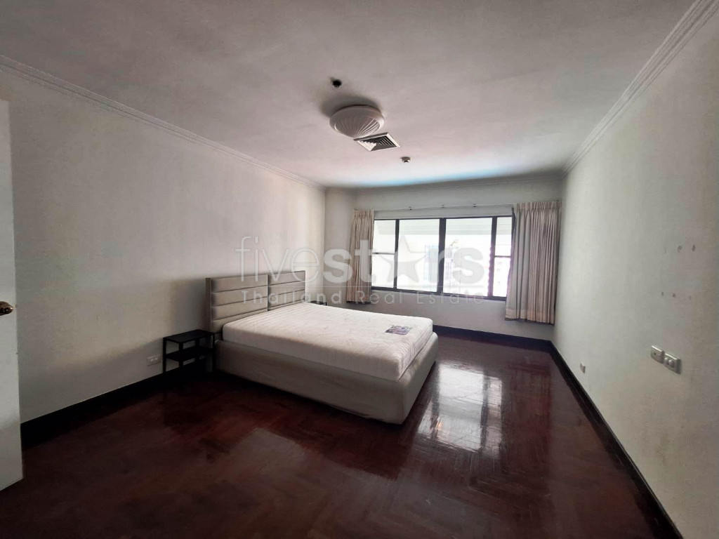 Condo de grande hauteur avec piscine privée de 3 chambres à louer à Phrom Phong, photo 12