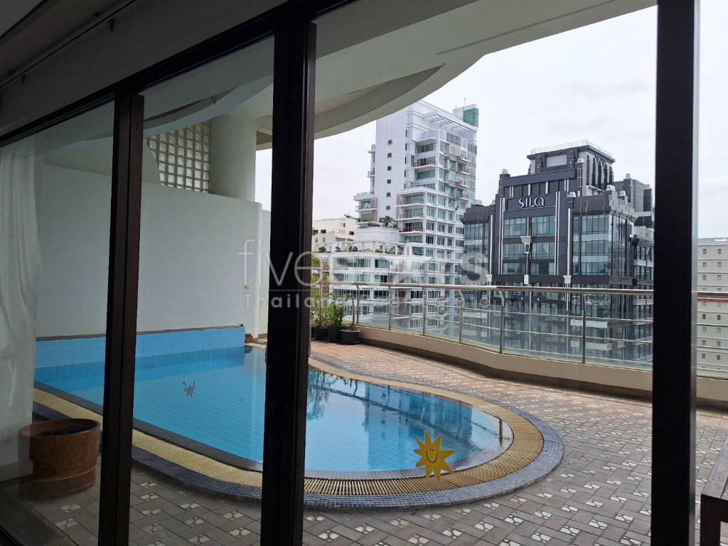 Condo de grande hauteur avec piscine privée de 3 chambres à louer à Phrom Phong, photo 5