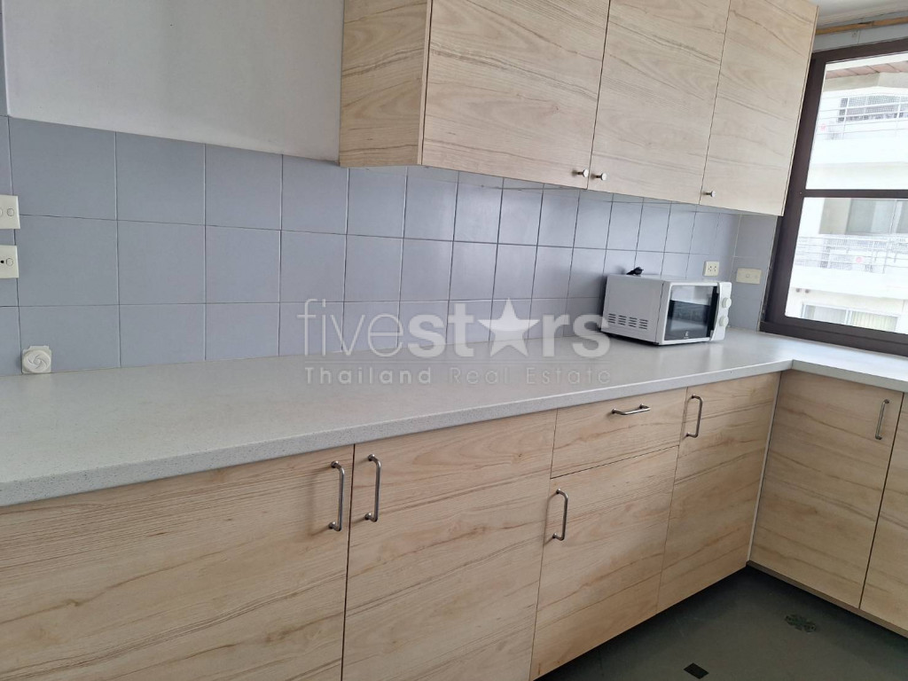Condo de grande hauteur avec piscine privée de 3 chambres à louer à Phrom Phong, photo 15