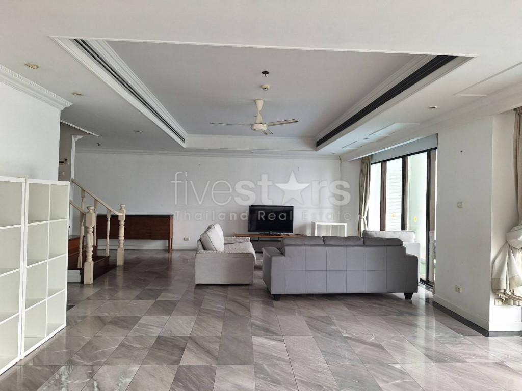 Condo de grande hauteur avec piscine privée de 3 chambres à louer à Phrom Phong, photo 4