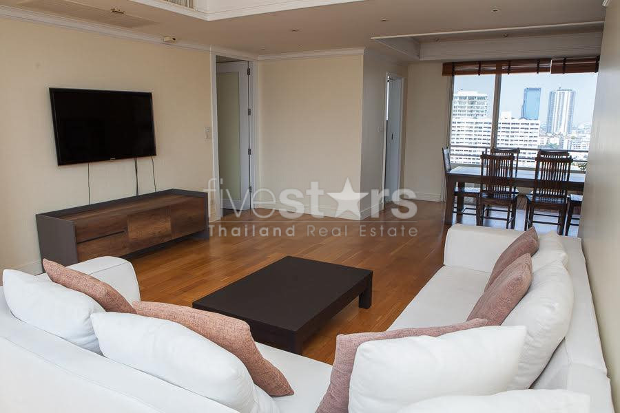 Une unité spacieuse de 3 chambres est disponible à la location sur Thonglor., photo 2