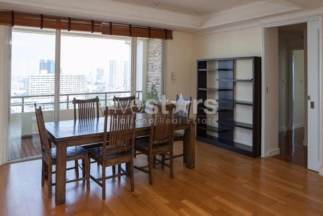Une unité spacieuse de 3 chambres est disponible à la location sur Thonglor., photo 7