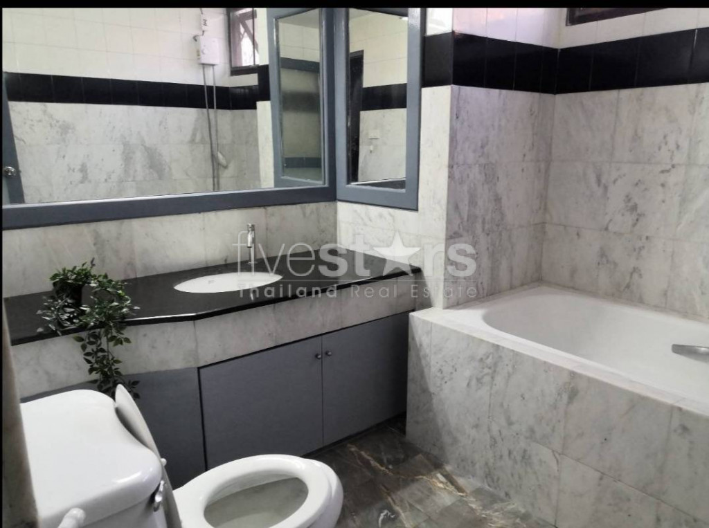 Condo de 2 chambres récemment rénové à vendre sur Thong Lo, photo 6