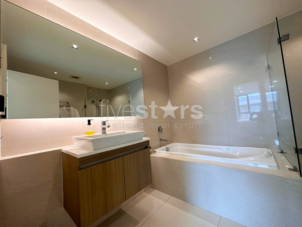 Appartement de 2 chambres moderne à vendre proche BTS Thonglor, photo 14
