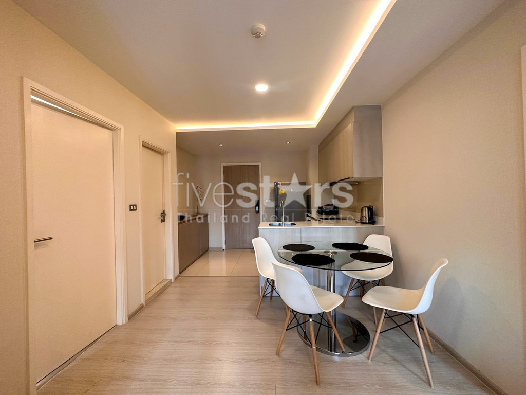 Appartement de 2 chambres moderne à vendre proche BTS Thonglor, photo 4
