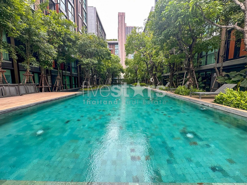 Appartement de 2 chambres moderne à vendre proche BTS Thonglor, photo 17