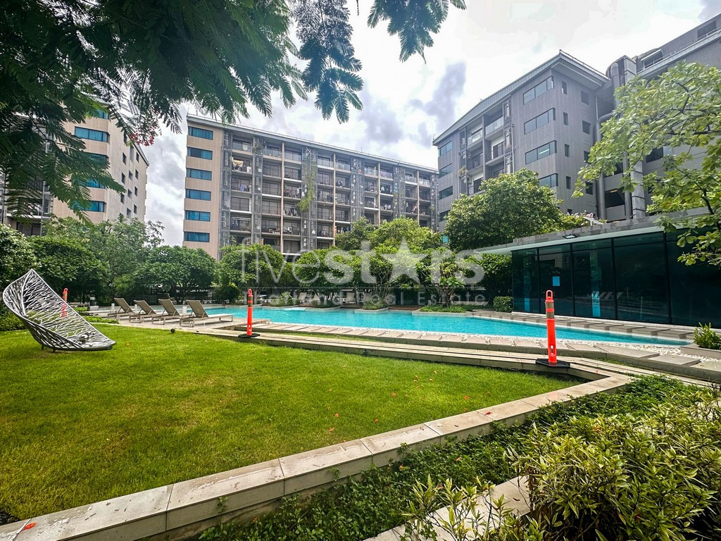 2-bedroom modern condo for sale close to BTS Surasak, photo 19