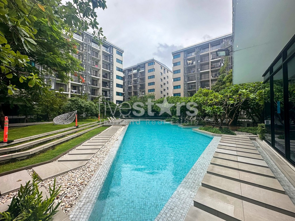 2-bedroom modern condo for sale close to BTS Surasak, photo 17