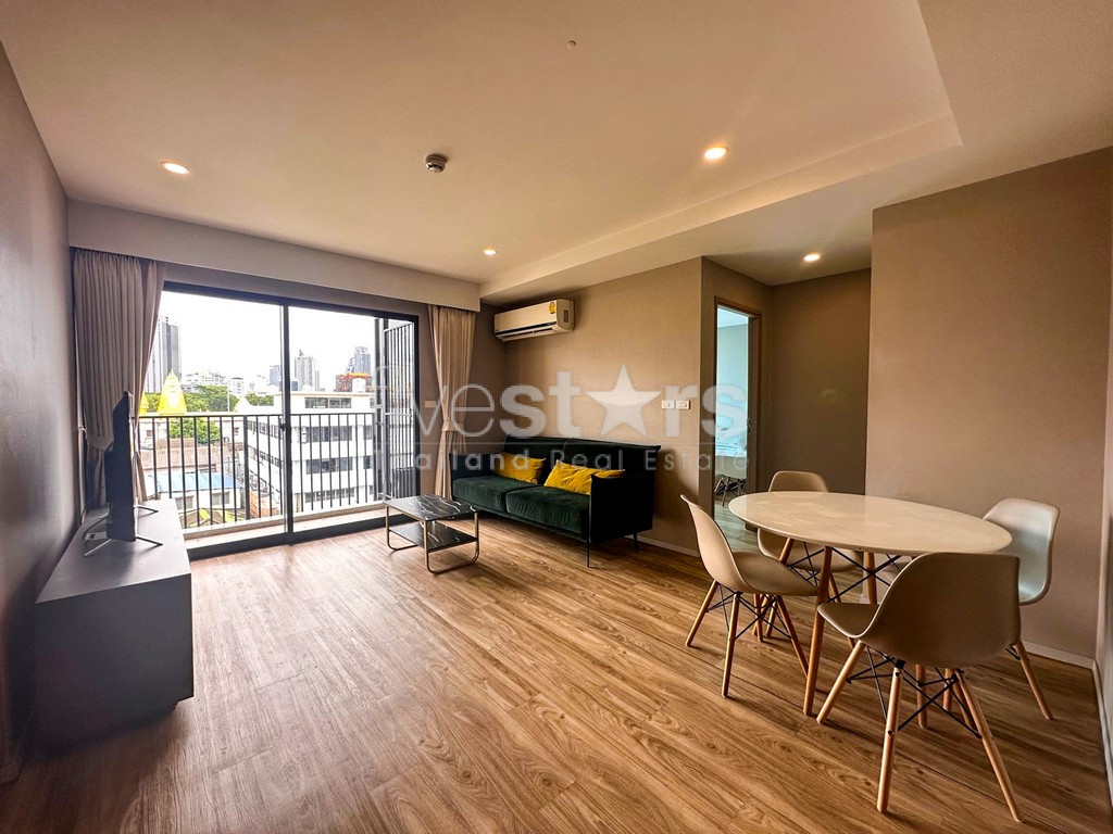 2-bedroom modern condo for sale close to BTS Surasak