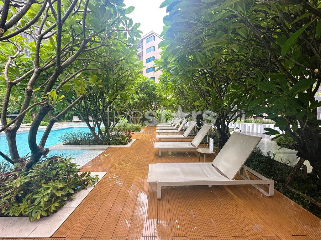 2-bedroom modern condo for sale close to BTS Surasak, photo 20