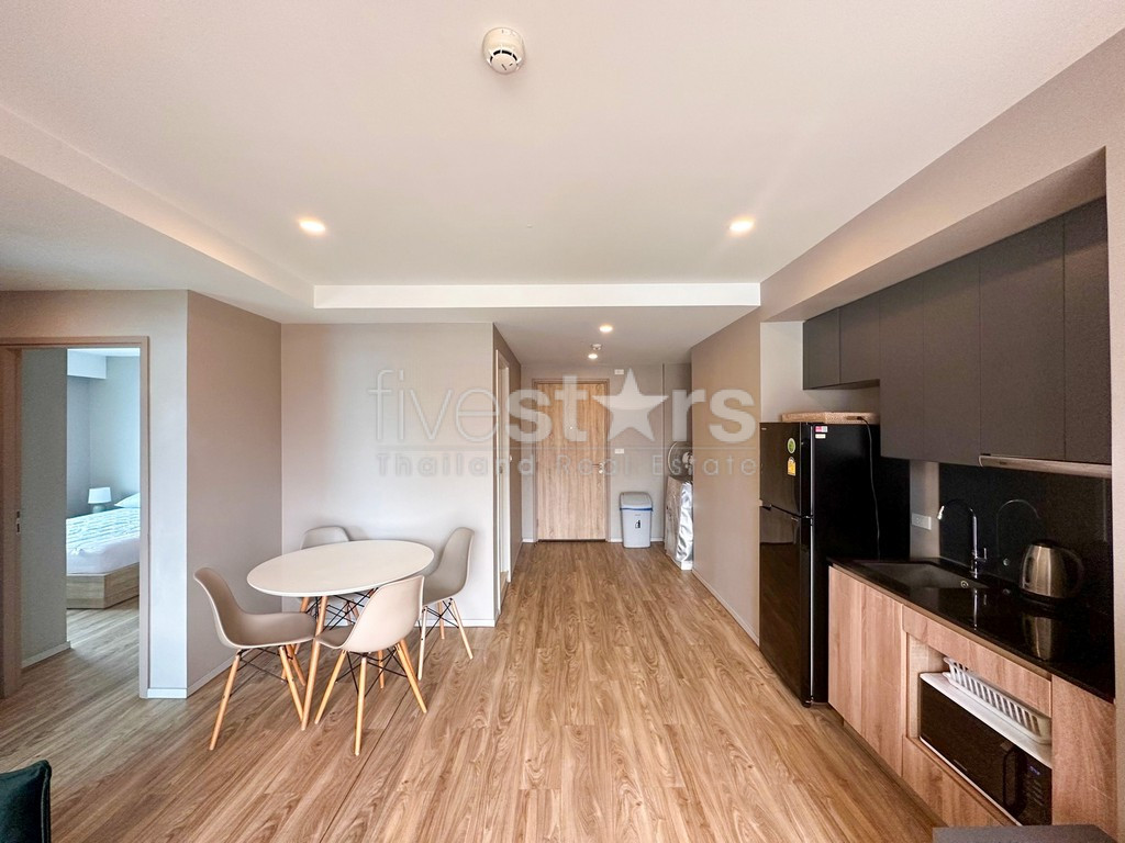 2-bedroom modern condo for sale close to BTS Surasak, photo 5