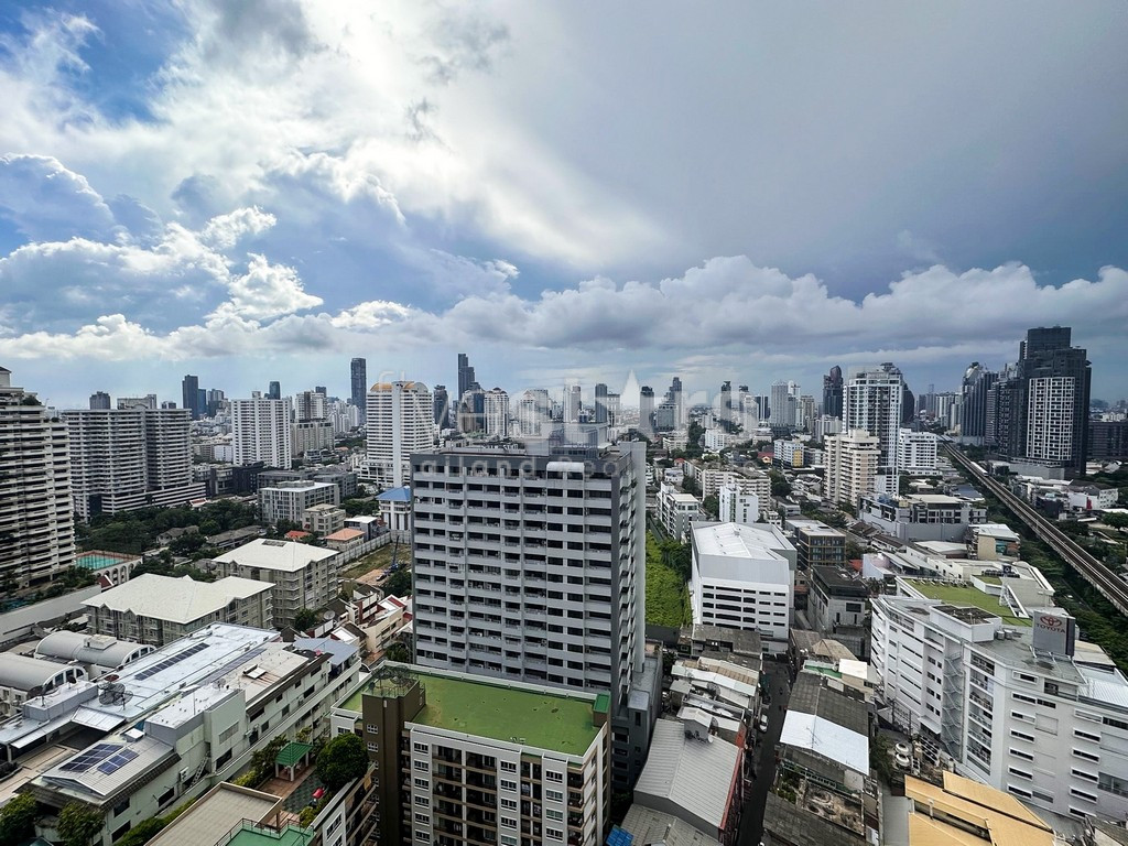 2-bedroom spacious condo for sale only 200m from BTS Phromphong, photo 9
