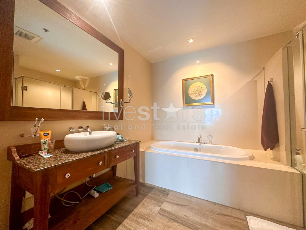 2-bedroom spacious condo for sale only 200m from BTS Phromphong, photo 13