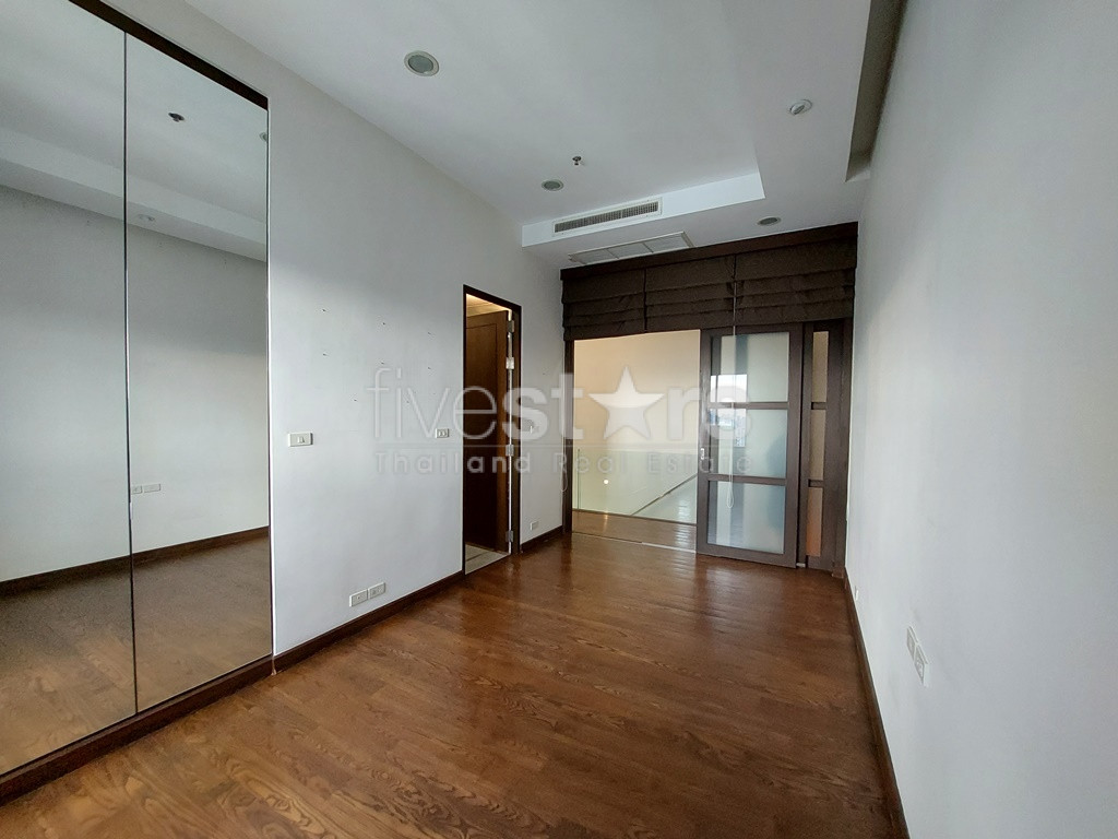 Condo duplex de 3 chambres à vendre sur Thonglor, photo 12