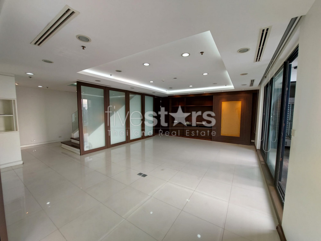 Condo duplex de 3 chambres à vendre sur Thonglor