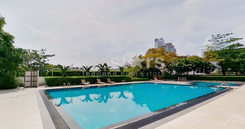 Condo de 3 chambres récemment rénové à louer sur Asoke à Phrom Phong, photo 15