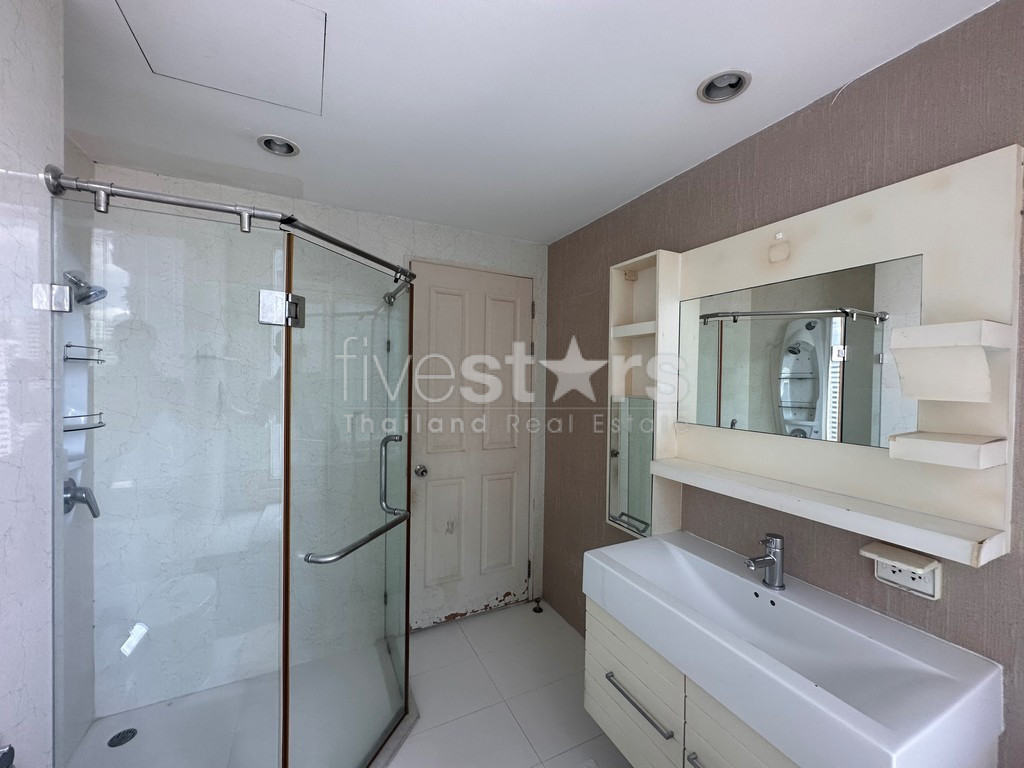 Appartement de 2 chambres spacieux à vendre quartier Phromphong, photo 14