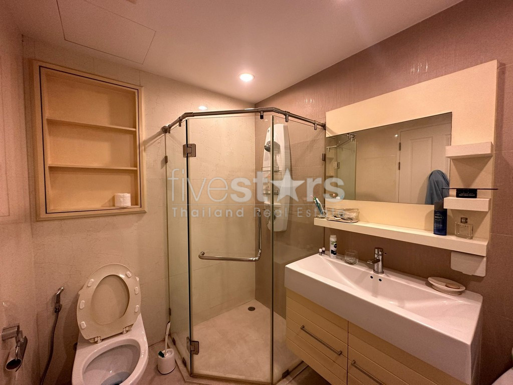 Appartement de 2 chambres spacieux à vendre quartier Phromphong, photo 19