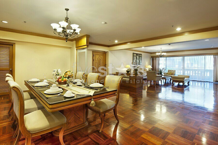 à Bangkok, grand appartement avec 4 chambres quartier Prompong, photo 3