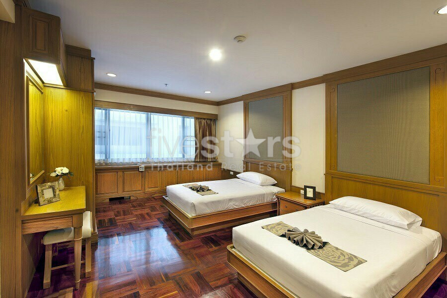 à Bangkok, grand appartement avec 4 chambres quartier Prompong, photo 8