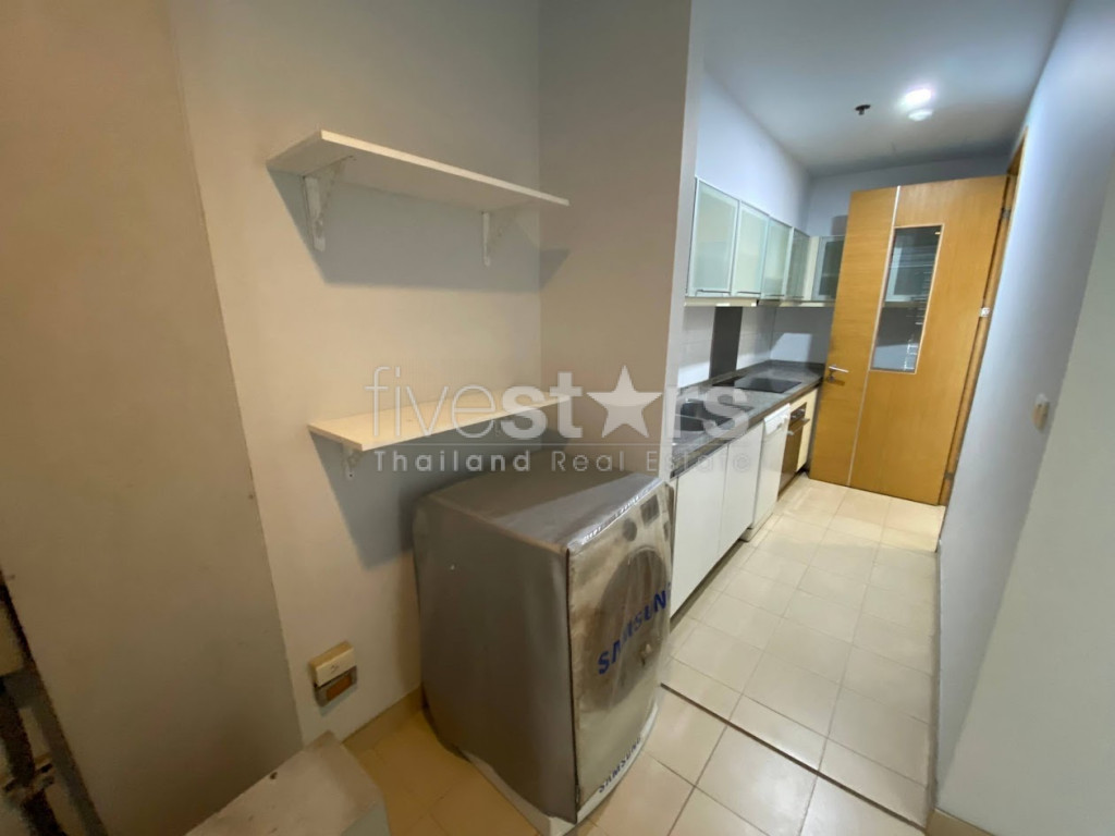 Condo de 3 chambres à louer sur Asoke à Phrom Phong, photo 9