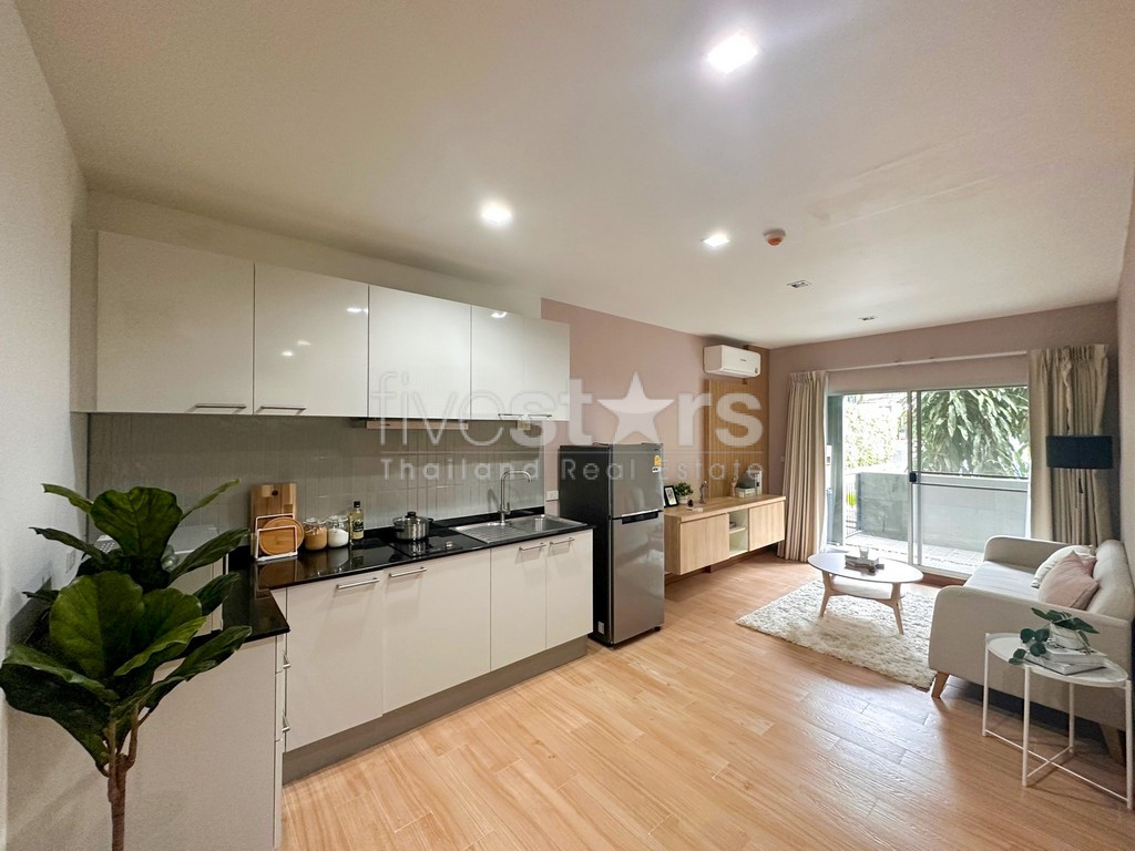 Appartement moderne de 2 chambres à vendre proche BTS Phromphong, photo 2
