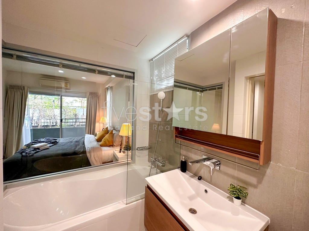 Appartement moderne de 2 chambres à vendre proche BTS Phromphong, photo 15