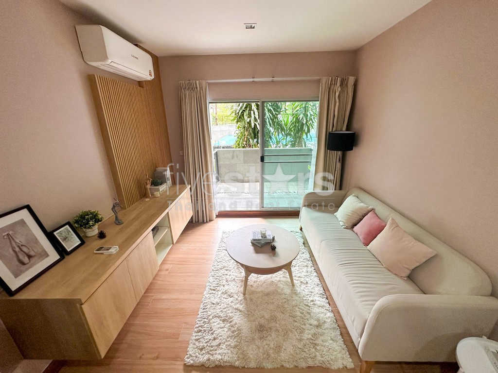 Appartement moderne de 2 chambres à vendre proche BTS Phromphong, photo 4
