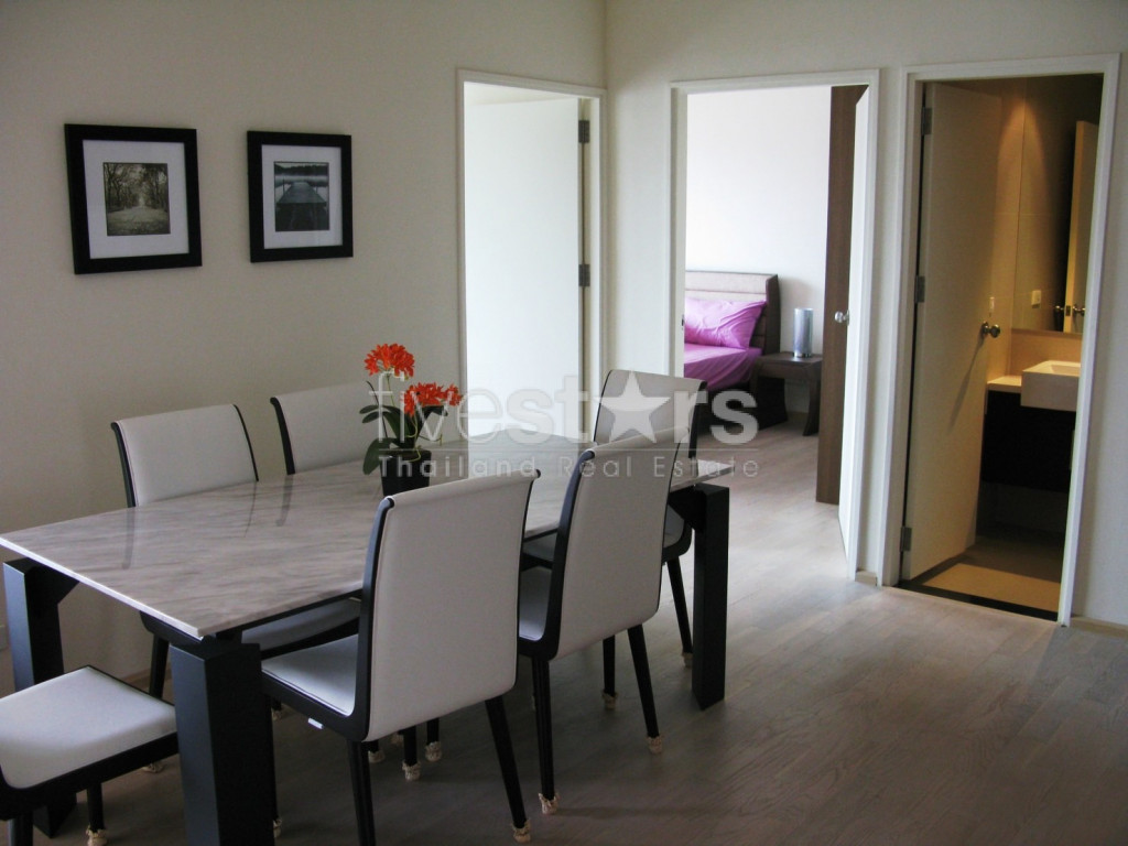 Condo de 3 chambres en étage élevé à vendre près du BTS Thonglor, photo 9
