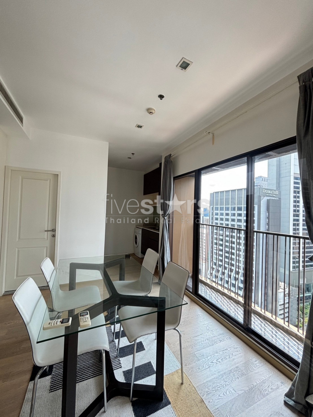 Appartement moderne de 2 chambres à louer à Phrom Phong, photo 2