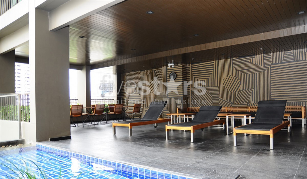 Appartement moderne de 2 chambres à louer à Phrom Phong, photo 9