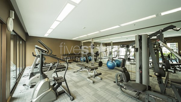 Appartement moderne de 2 chambres à louer à Phrom Phong, photo 10