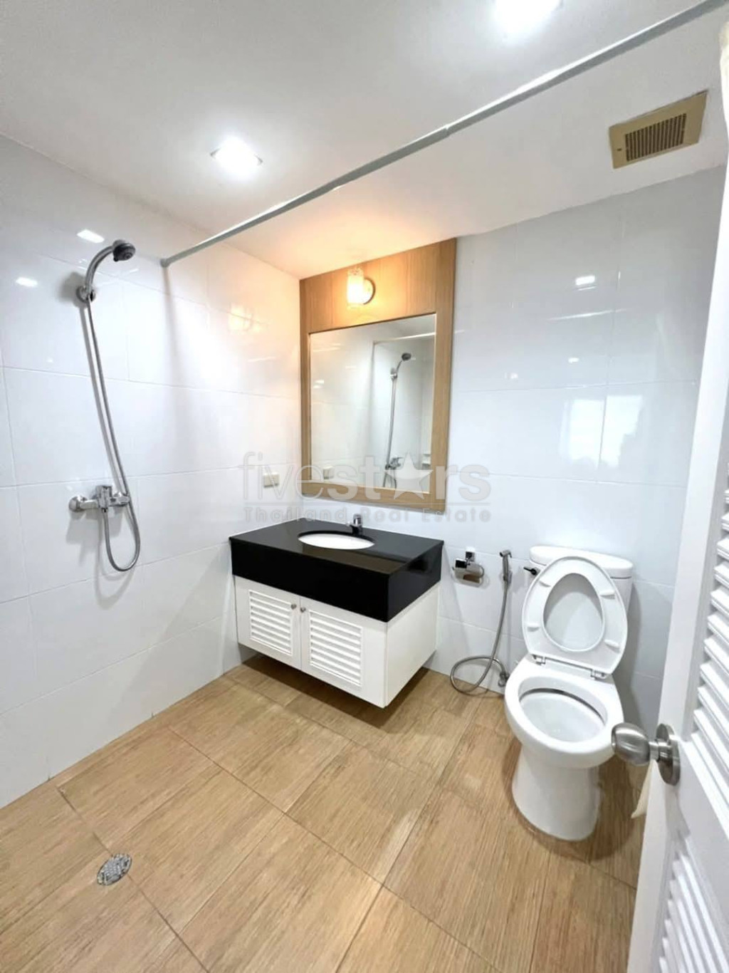 Grand appartement de 3 chambres à louer à Phromphong, photo 12