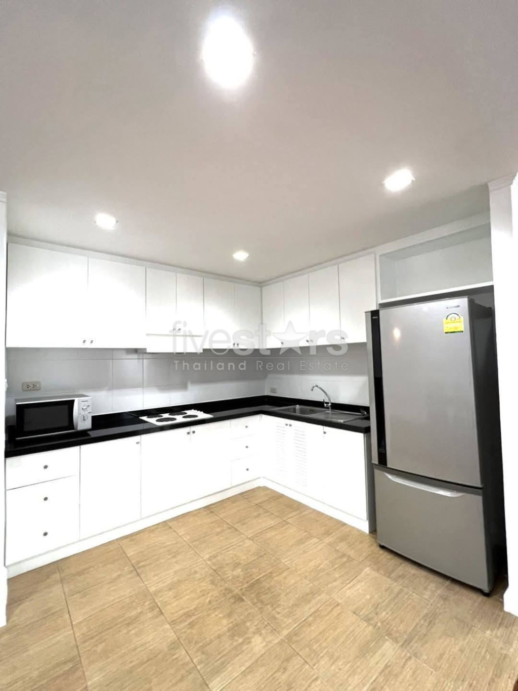 Grand appartement de 3 chambres à louer à Phromphong, photo 6