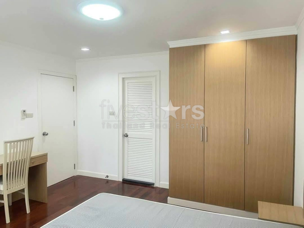 Grand appartement de 3 chambres à louer à Phromphong, photo 8